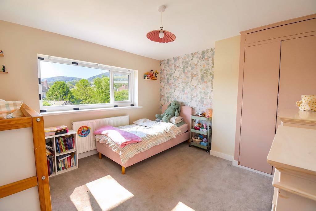 Bedroom- click for photo gallery